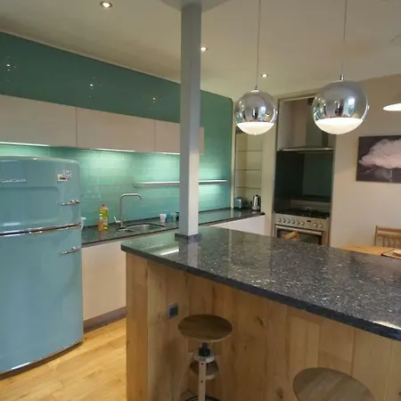 Spacious 2 Bed Apt Next To Royal Mile & Waverley Edinburgh Exterior photo