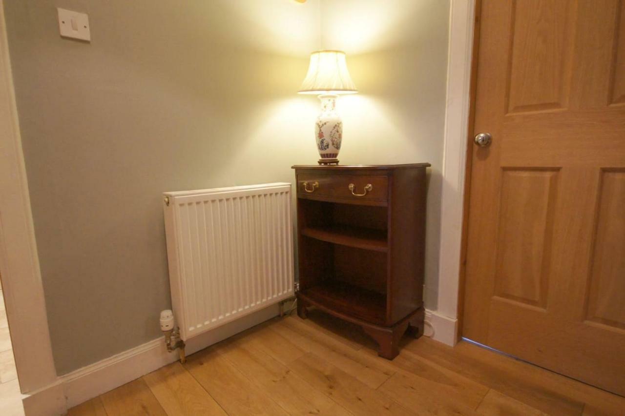 Spacious 2 Bed Next To Royal Mile & Waverley Apartamento Edimburgo
